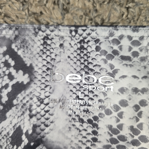 Bebe Sport Snake Print Biker Shorts Size Large - Picture 2 of 3